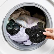 Bear-shaped laundry hair catchers